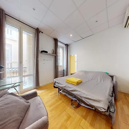 Charming 2 Bedroom Haven Steps Away From Prince's Palace Apartment *