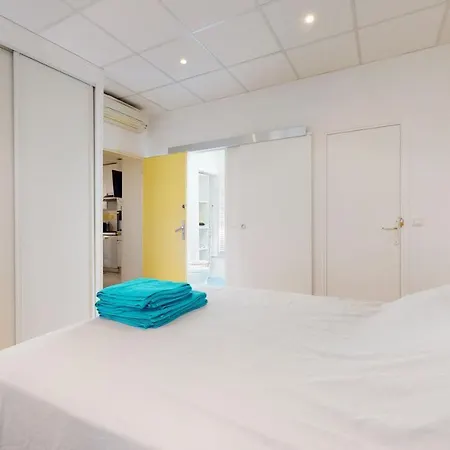 Charming 2 Bedroom Haven Steps Away From Prince's Palace Apartmán *