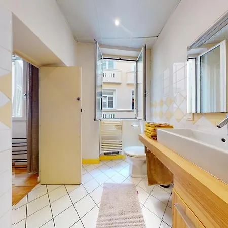 Charming 2 Bedroom Haven Steps Away From Prince's Palace *