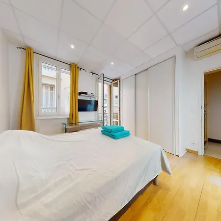 Charming 2 Bedroom Haven Steps Away From Prince's Palace Monte Carlo