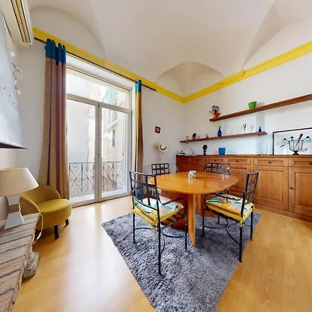 Charming 2 Bedroom Haven Steps Away From Prince's Palace *