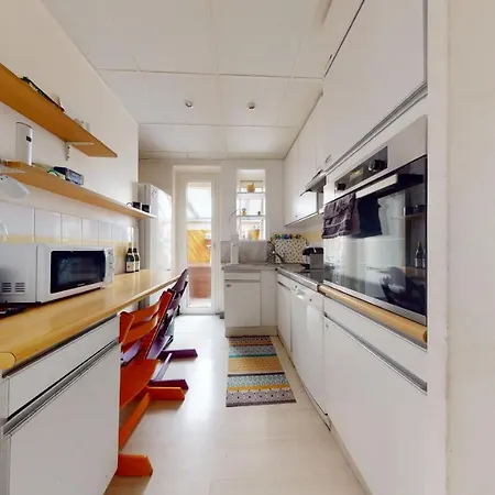 Charming 2 Bedroom Haven Steps Away From Prince's Palace 公寓