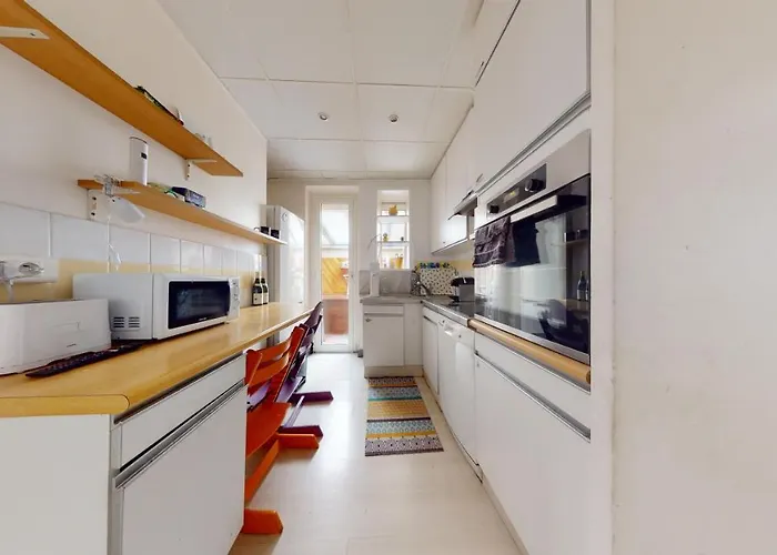 Charming 2 Bedroom Haven Steps Away From Prince's Palace 公寓